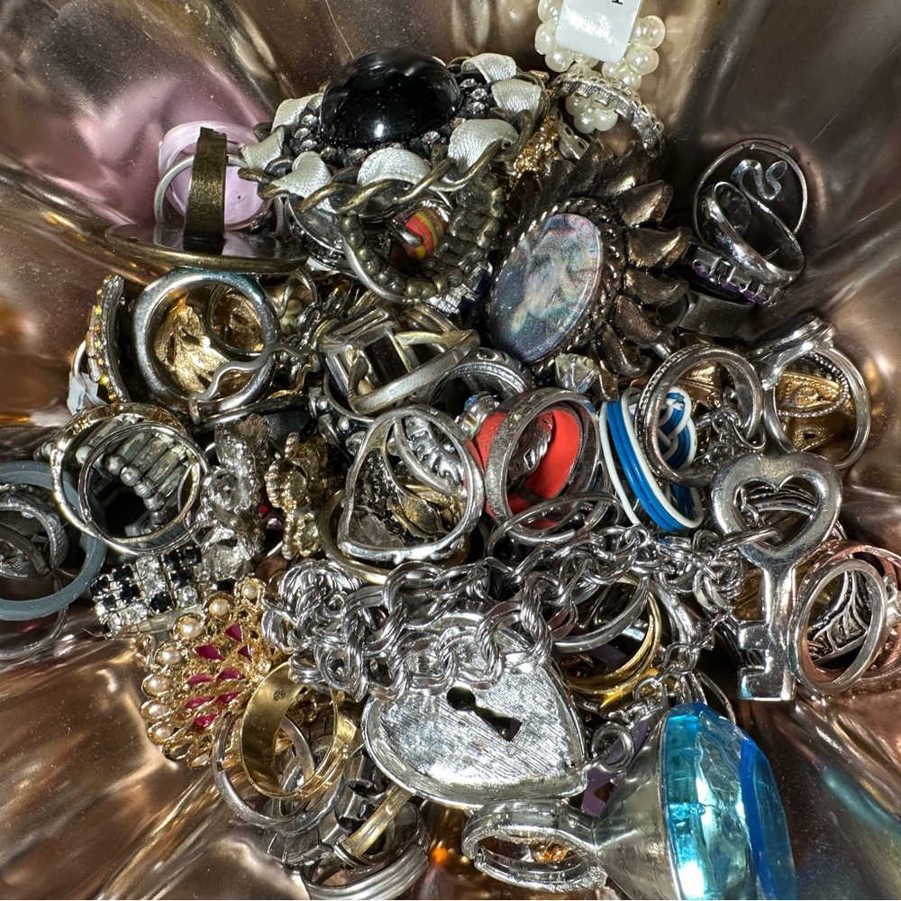 Assorted ring as described on live show!